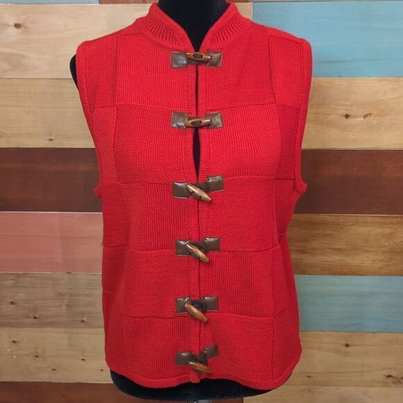 Large vintage red vest with wooden buttons - Picture 1 of 4